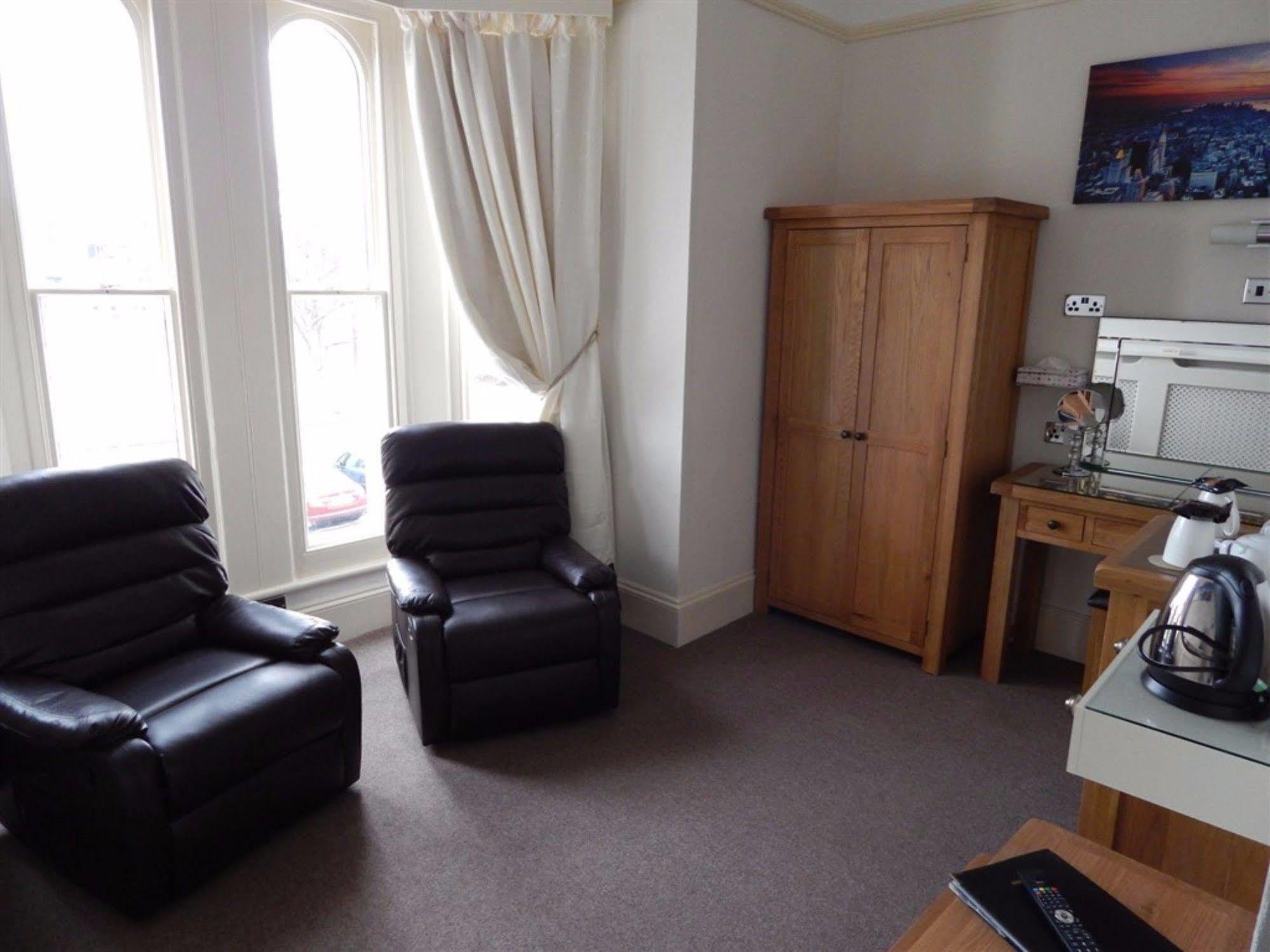 فندق 3 Norfolk Square غريت يورماوث المظهر الخارجي الصورة